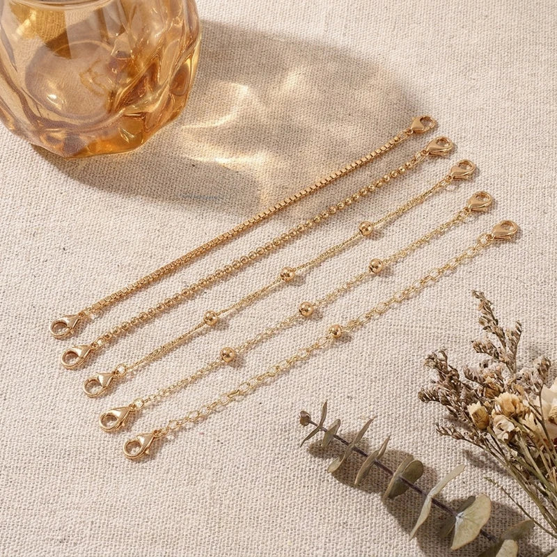 Set of 5 fine chain bracelets with hearts and beads, King Watch