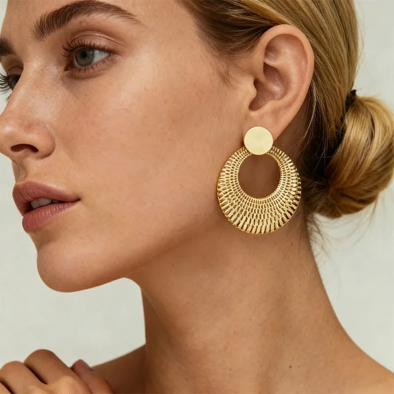 Openwork circle drop earrings, King Watch
