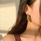 Boucles d'oreilles puces au motif torsadé irrégulier, vue 6, King Watch