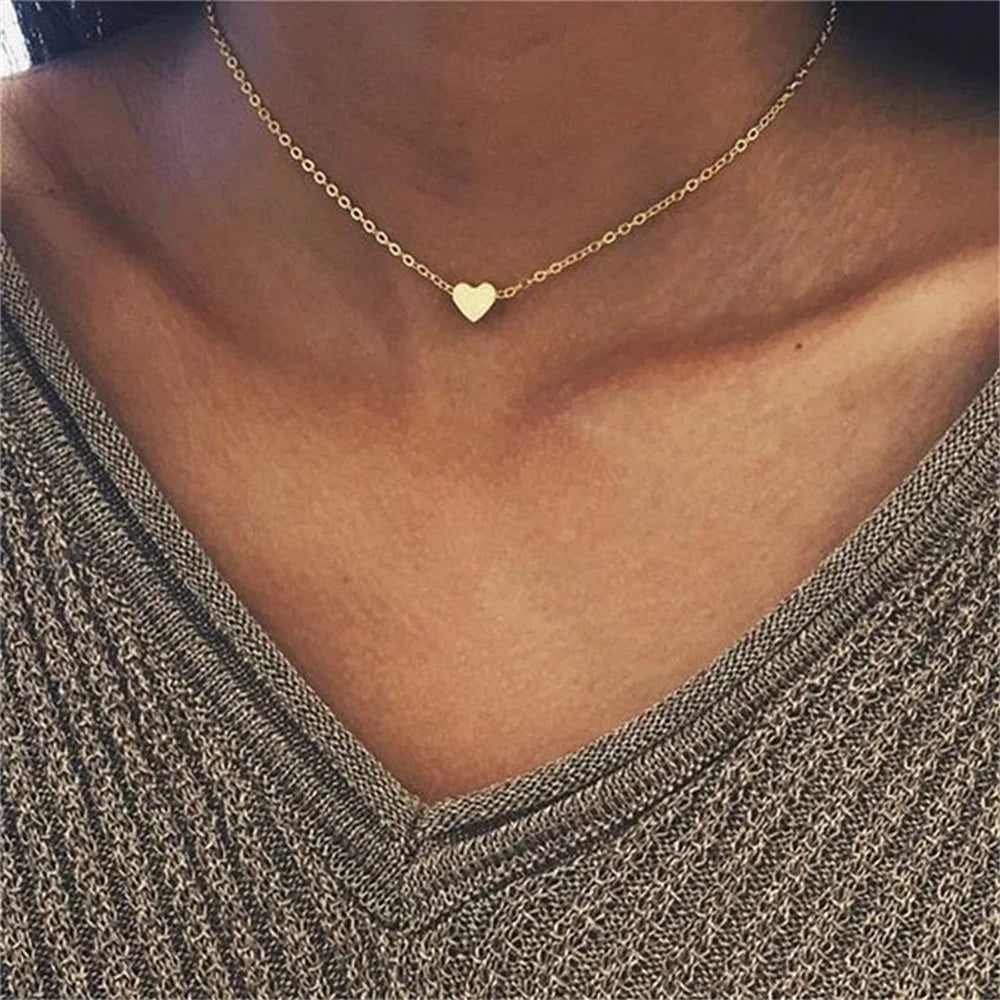 Collier à pendentif cœur sur chaîne fine, finition dorée ou argentée, vue 3, King Watch