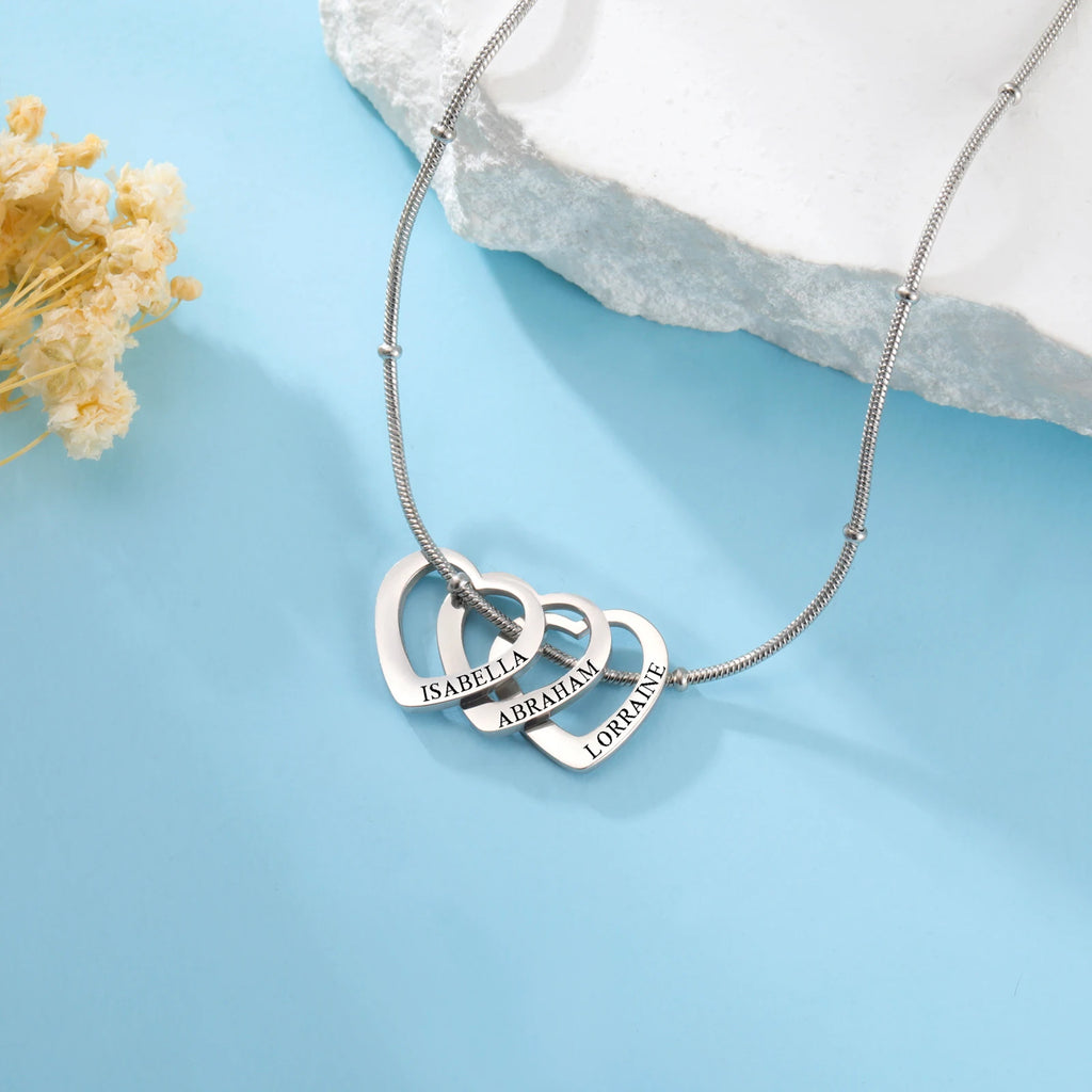 Collier personnalisable à pendentifs cœurs gravés au prénom, vue 5, King Watch