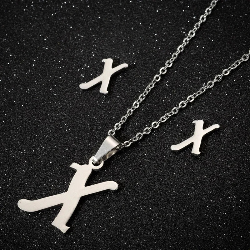 Collier pendentif initiale en acier inoxydable, finition dorée ou argentée, vue 4, King Watch