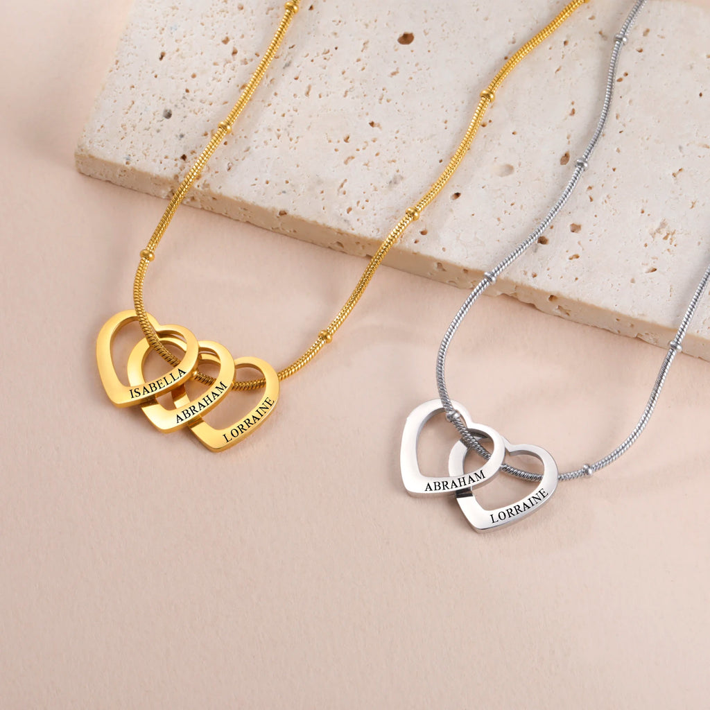 Collier personnalisable à pendentifs cœurs gravés au prénom, vue 3, King Watch